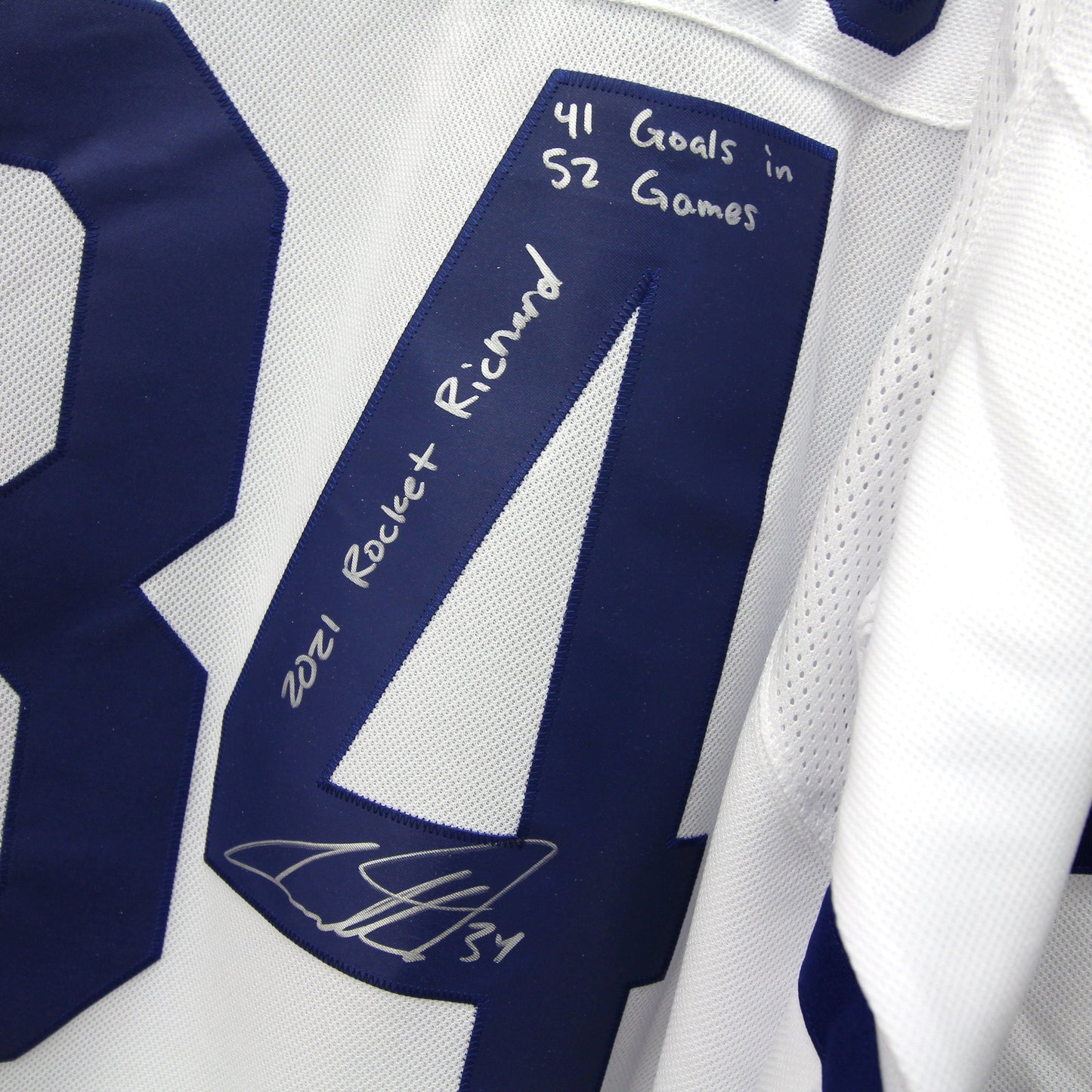 Auston Matthews - Maple Leafs - Autographed Jersey / Chandail autographié