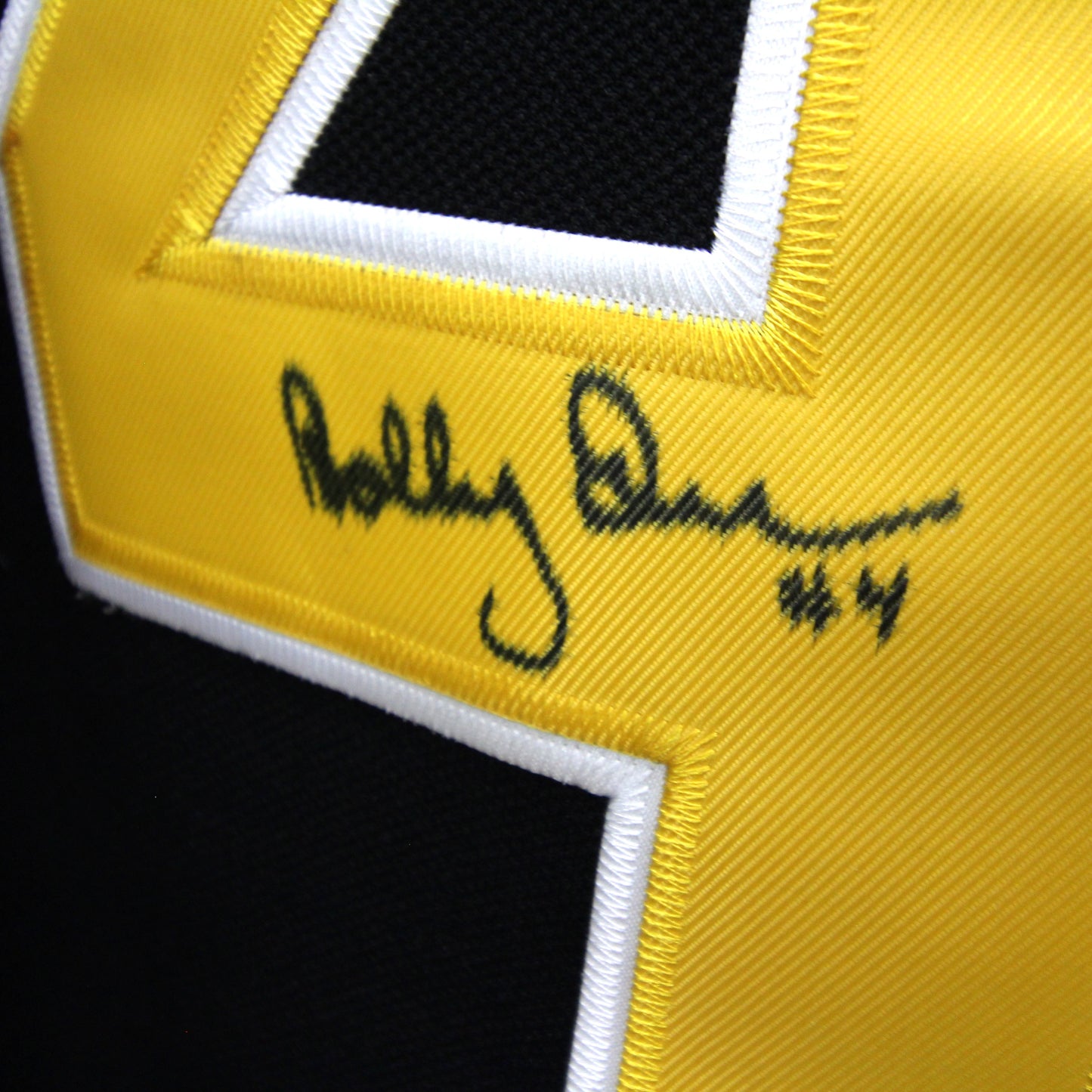 Bobby Orr - Bruins -  Autographed Jersey / Chandail autographié