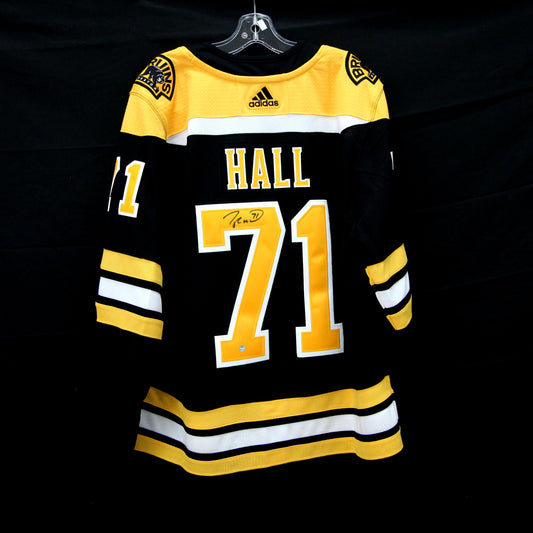 Taylor Hall - Bruins - Autographed Jersey / Chandail autographié